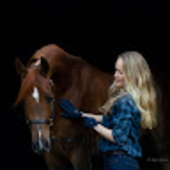 Meet your Posher, Amber - Picture 1 of 1